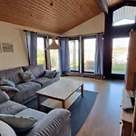 B 12 Direkt Am Binnensee- Seeblick By Interhome